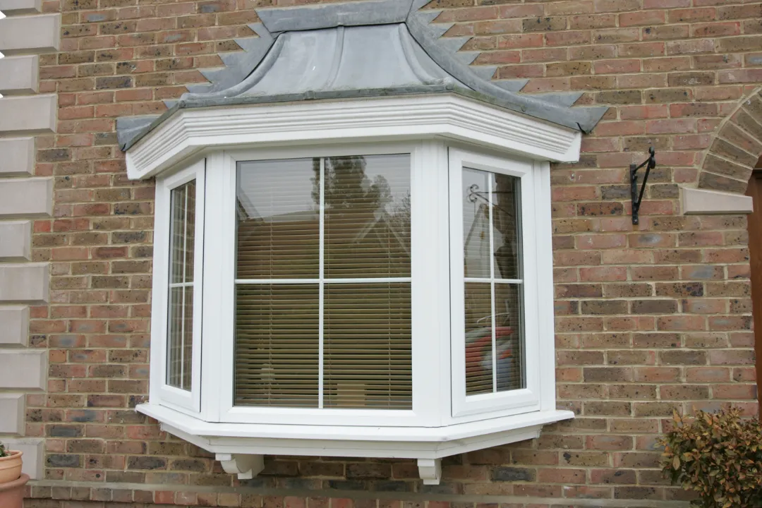 3 sided bay window