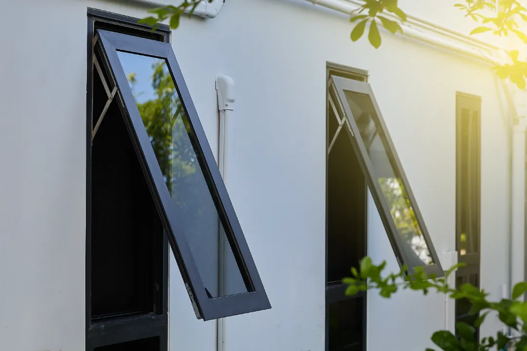 black aluminium tilt window